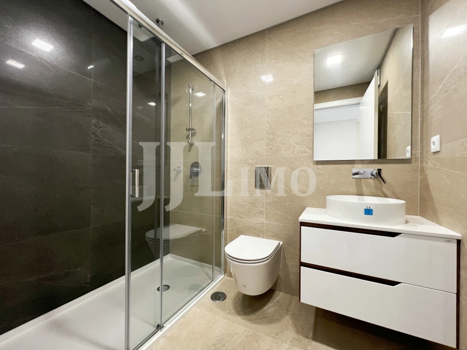 Apartamento T3 para Venda em Carcavelos e Parede Foto 37