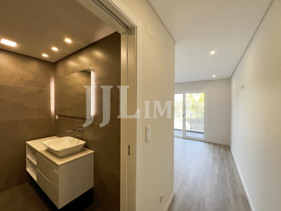 Apartamento T3 para Venda em Carcavelos e Parede Foto 23