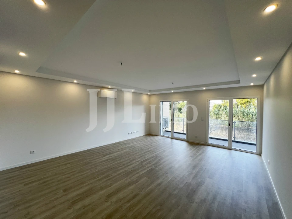 Apartamento T3 para Venda em Carcavelos e Parede Foto 16