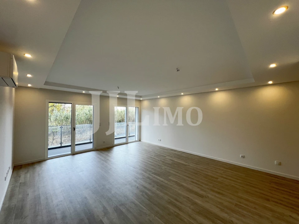 Apartamento T3 para Venda em Carcavelos e Parede Foto 19