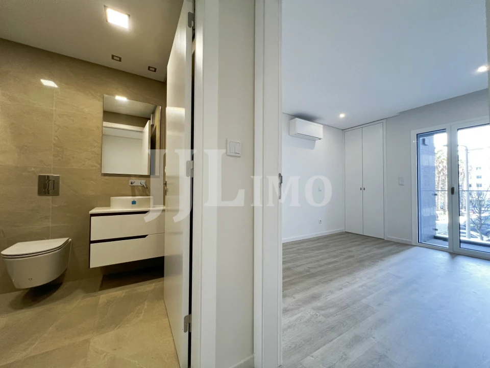 Apartamento T3 para Venda em Carcavelos e Parede Foto 31