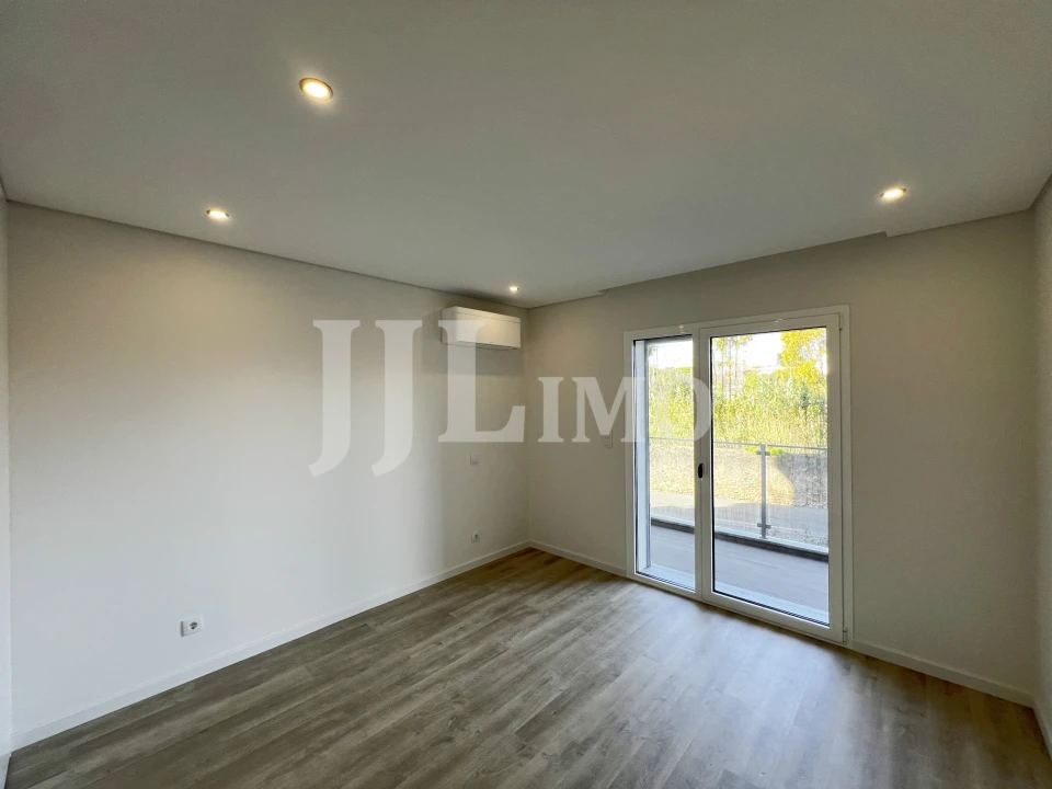 Apartamento T3 para Venda em Carcavelos e Parede Foto 24