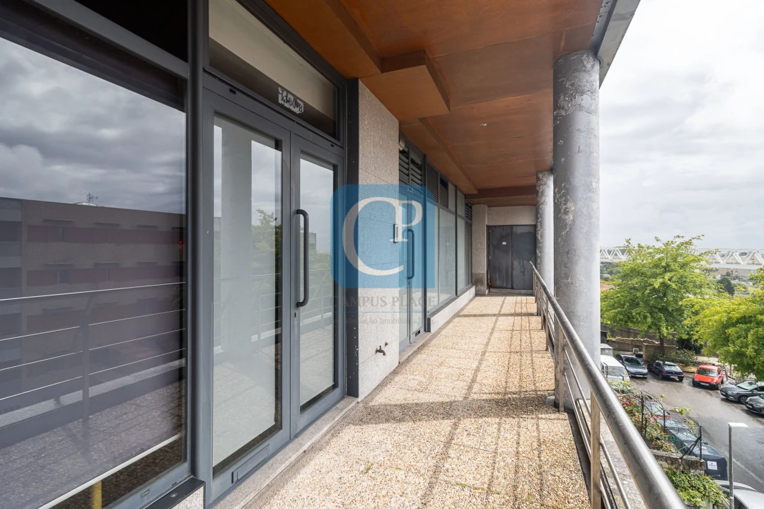 Loja para Venda em Mafamude e Vilar do Paraíso Foto 23