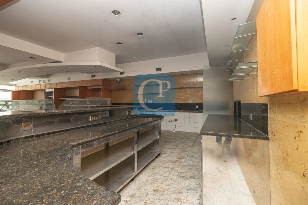 Loja para Venda em Mafamude e Vilar do Paraíso Foto 8