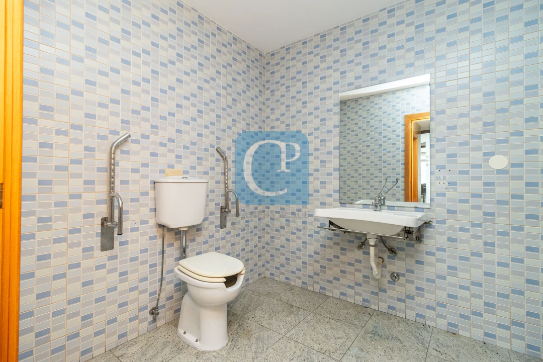 Loja para Venda em Mafamude e Vilar do Paraíso Foto 22