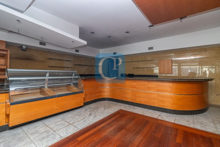 Loja para Venda em Mafamude e Vilar do Paraíso Foto 2