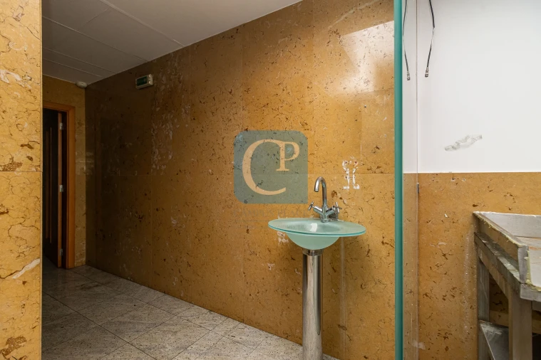 Loja para Venda em Mafamude e Vilar do Paraíso Foto 19