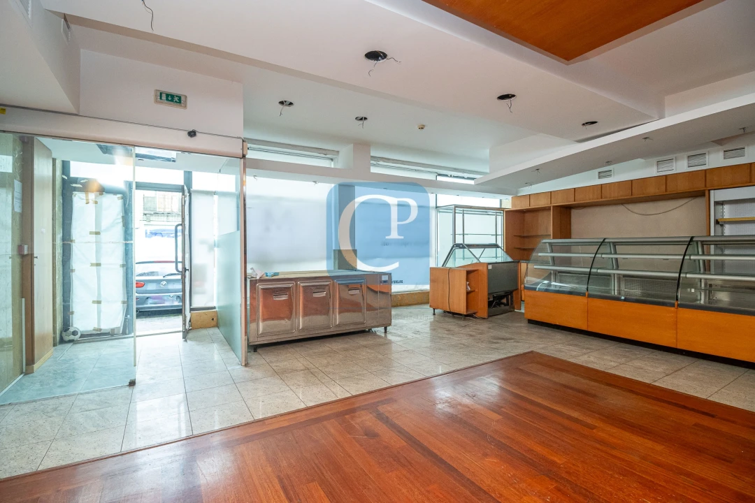 Loja para Venda em Mafamude e Vilar do Paraíso Foto 7