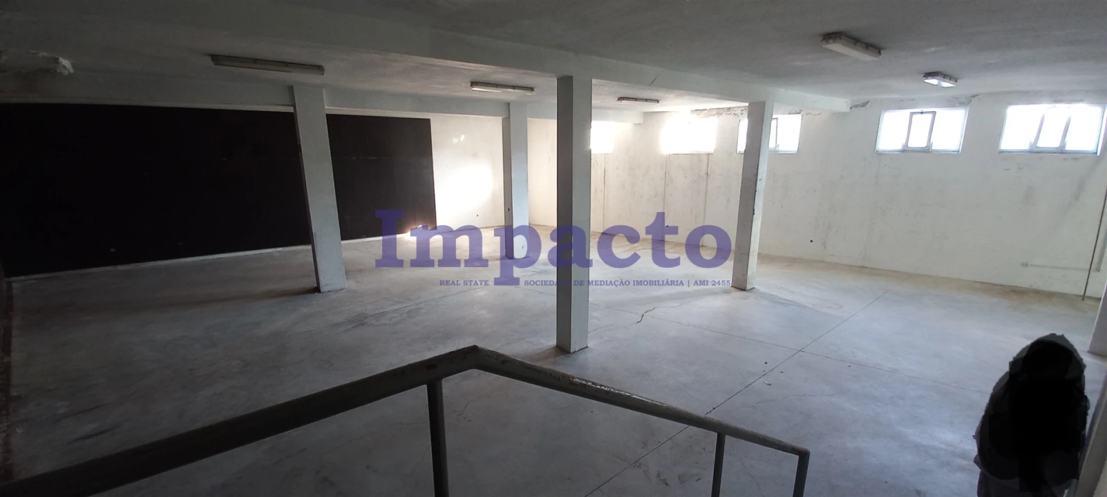 Armazém para Venda em São João da Madeira Foto 5