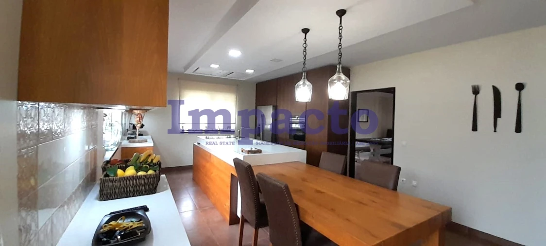 Moradia T3 para Venda em Milheiros de Poiares Foto 3