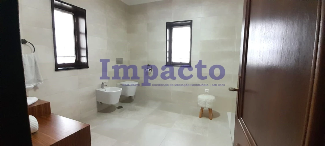 Moradia T3 para Venda em Milheiros de Poiares Foto 12