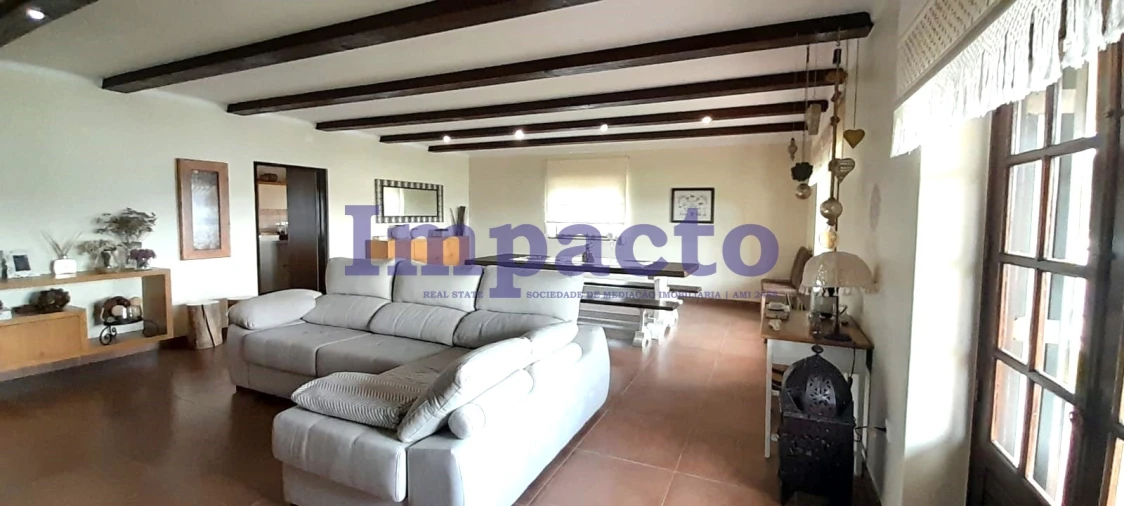 Moradia T3 para Venda em Milheiros de Poiares Foto 5