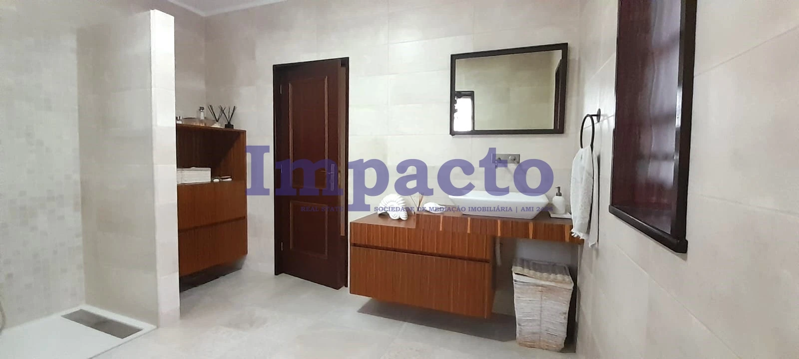 Moradia T3 para Venda em Milheiros de Poiares Foto 13