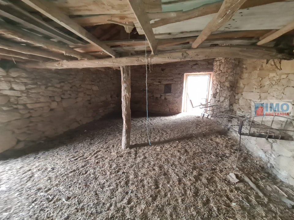 Armazém para Venda em Escalos de Cima e Lousa Foto 8