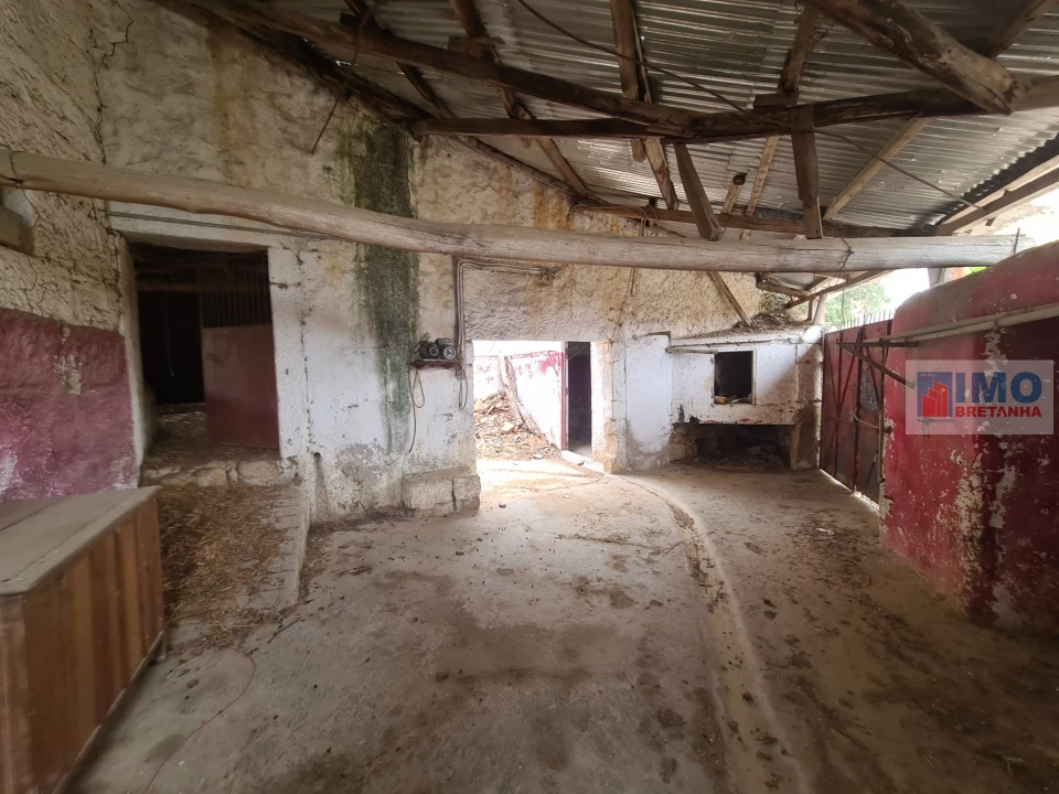 Armazém para Venda em Escalos de Cima e Lousa Foto 4