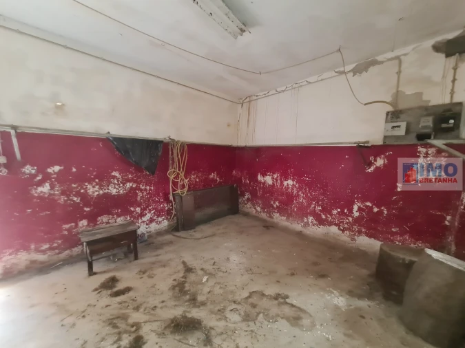 Armazém para Venda em Escalos de Cima e Lousa Foto 5