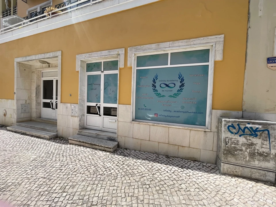 Loja para Arrendamento em Agualva e Mira-Sintra Foto 1