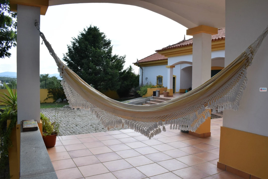 Moradia T4 para Venda em Alcaria Foto 8