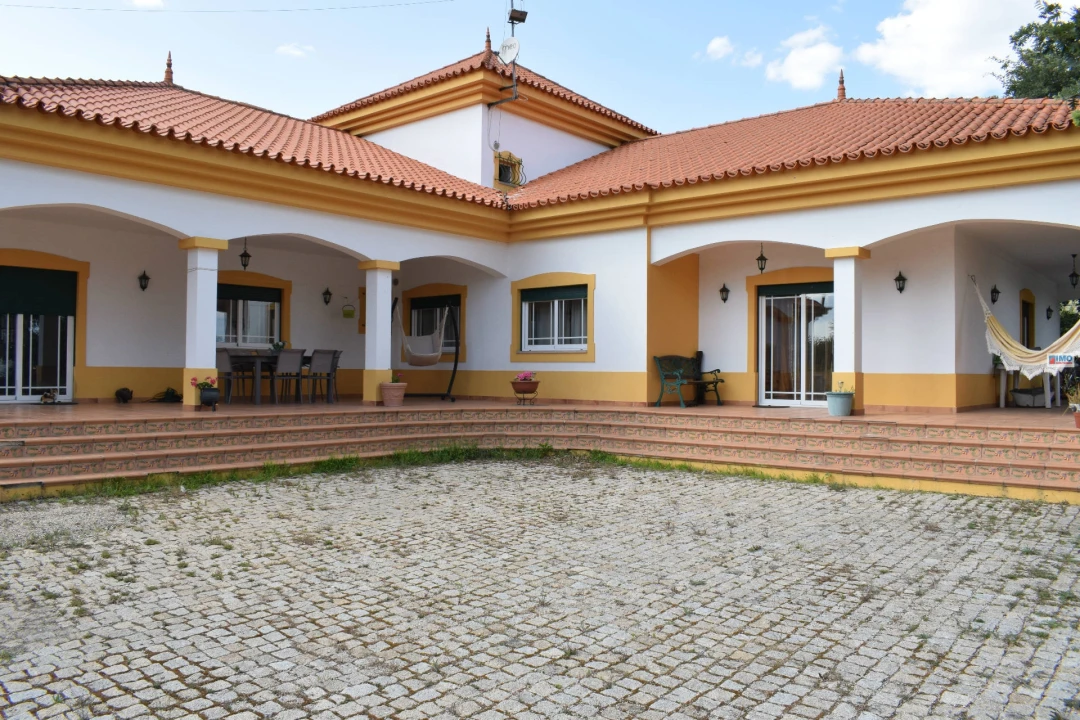 Moradia T4 para Venda em Alcaria Foto 11