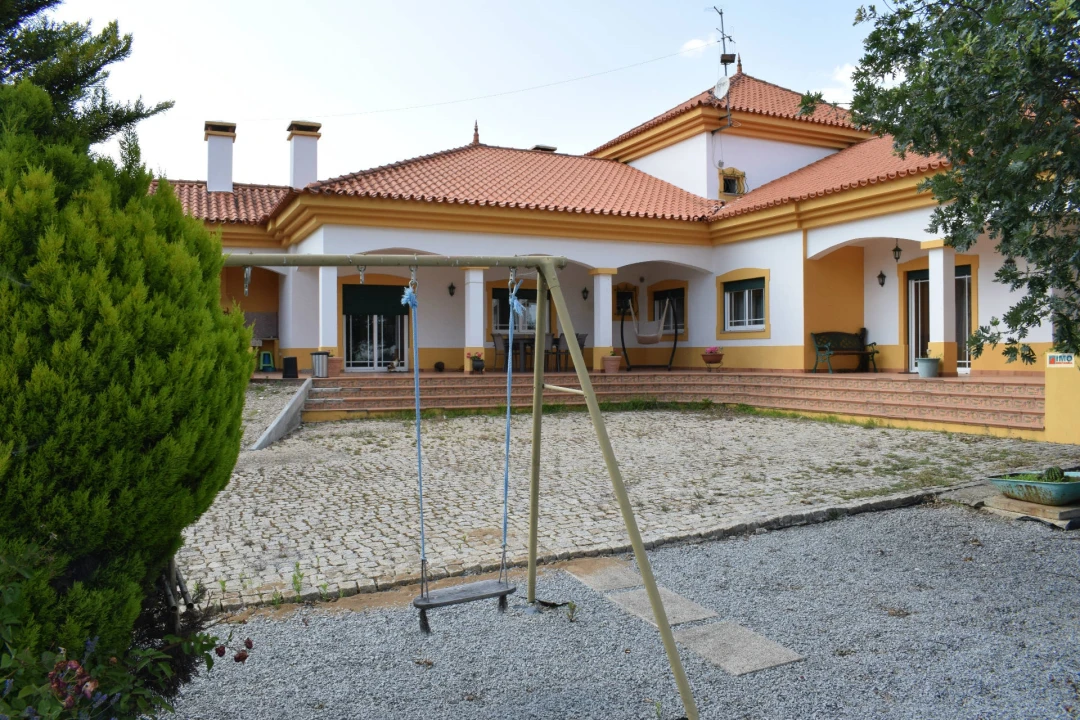 Moradia T4 para Venda em Alcaria Foto 10