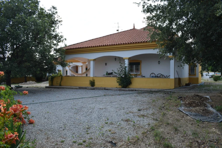 Moradia T4 para Venda em Alcaria Foto 9