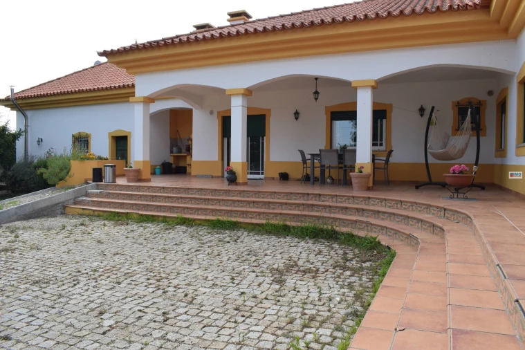 Moradia T4 para Venda em Alcaria Foto 13