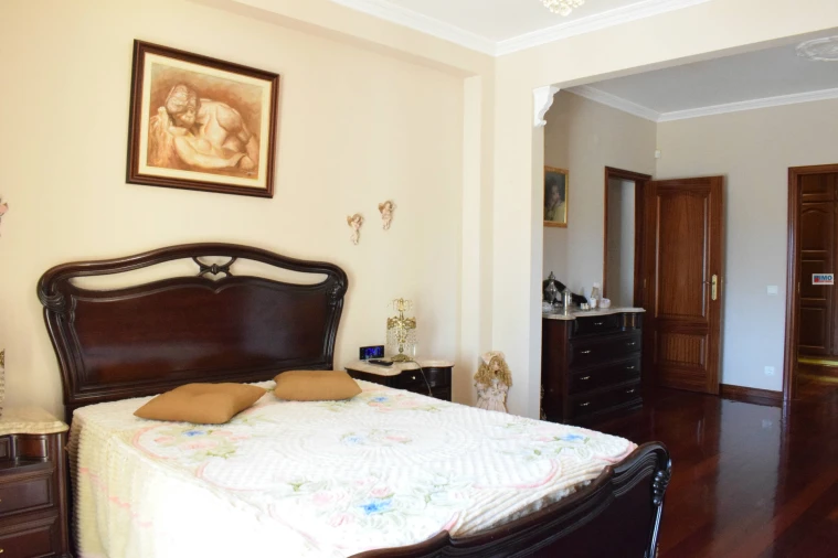 Moradia T4 para Venda em Alcaria Foto 56