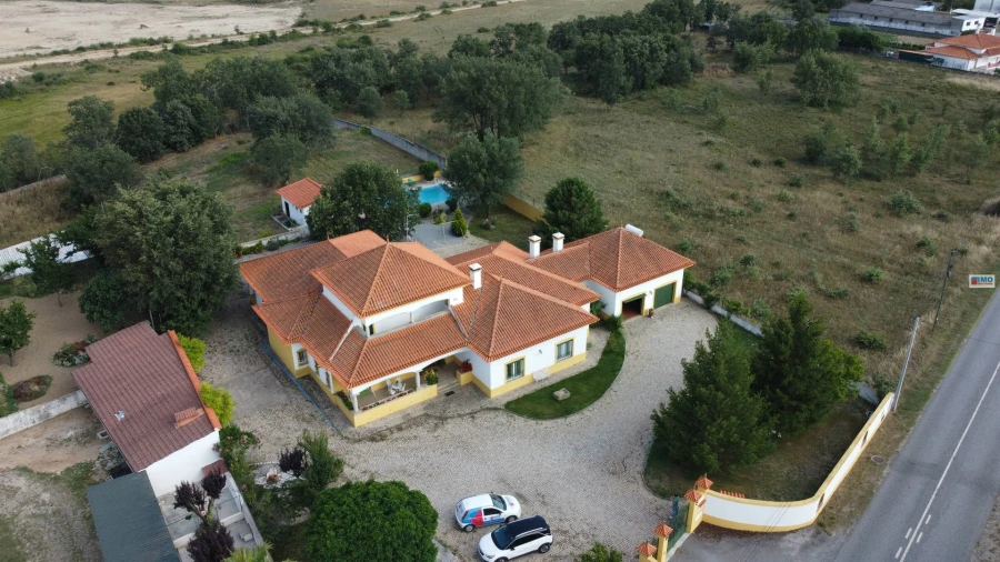 Moradia T4 para Venda em Alcaria Foto 67