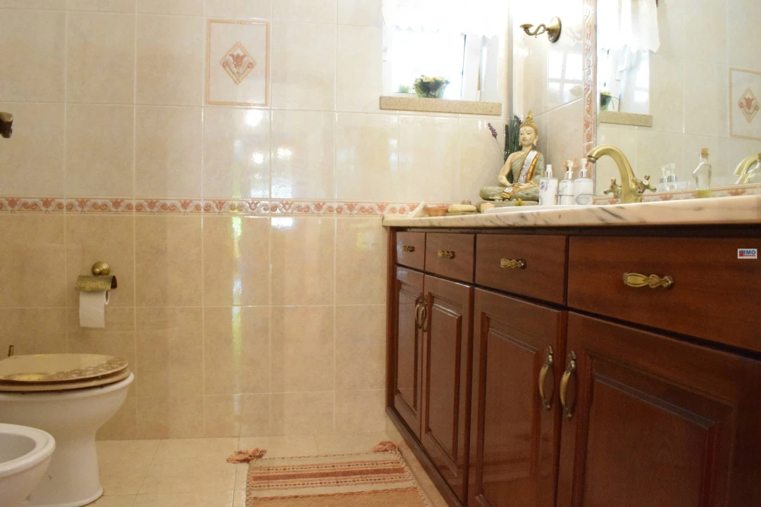 Moradia T4 para Venda em Alcaria Foto 39