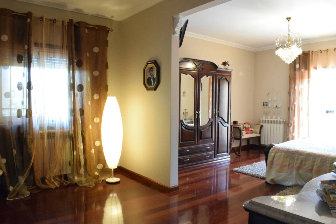 Moradia T4 para Venda em Alcaria Foto 53