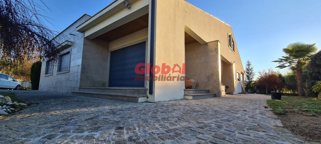 Moradia T5 para Venda em Couto de Baixo e Couto de Cima Foto 4