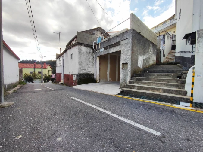 Moradia T3 para Venda em Cantar-Galo e Vila do Carvalho Foto 3