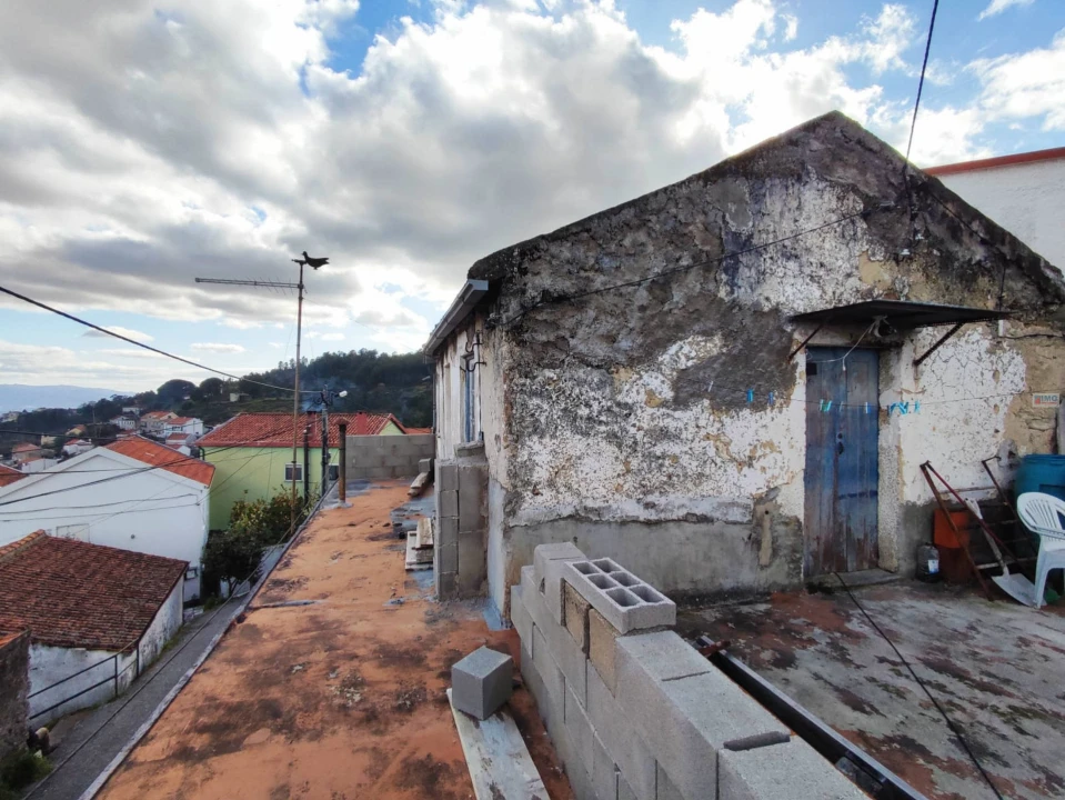 Moradia T3 para Venda em Cantar-Galo e Vila do Carvalho Foto 8