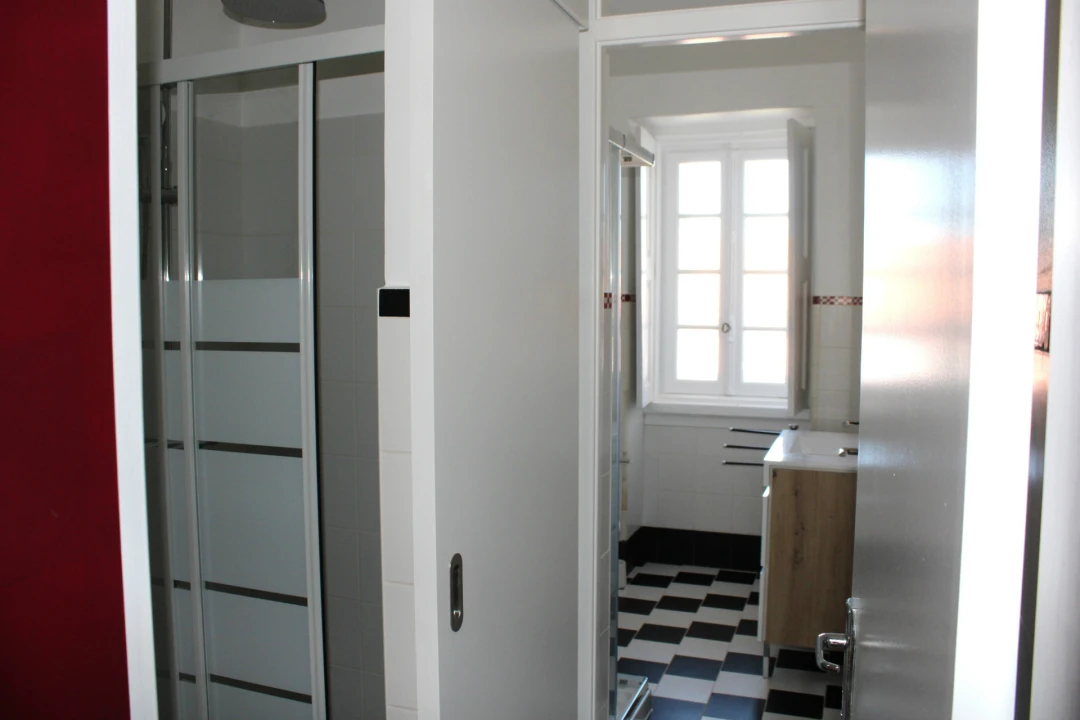 Apartamento T5 para Arrendamento em Santo Antonio dos Olivais Foto 15