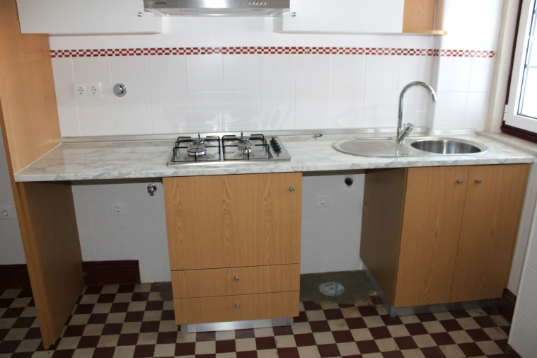 Apartamento T5 para Arrendamento em Santo Antonio dos Olivais Foto 4