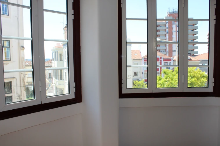 Apartamento T5 para Arrendamento em Santo Antonio dos Olivais Foto 8