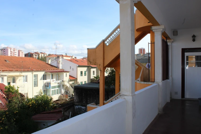 Apartamento T5 para Arrendamento em Santo Antonio dos Olivais Foto 18