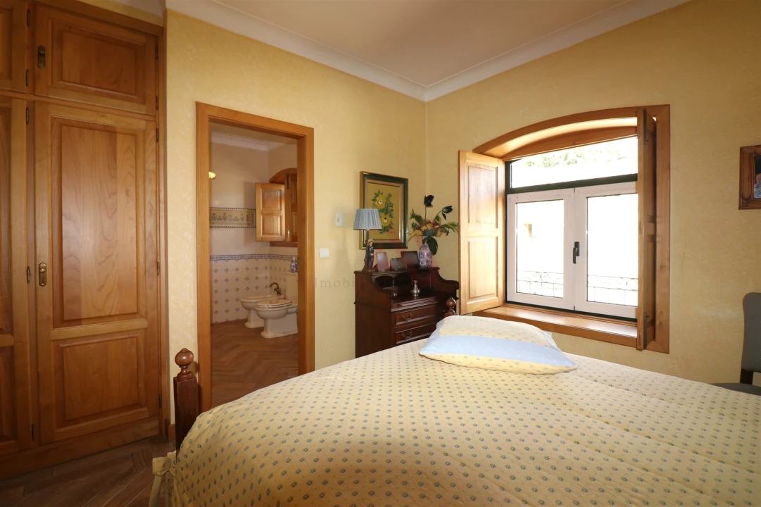 Moradia T4 para Venda em Infias Foto 14