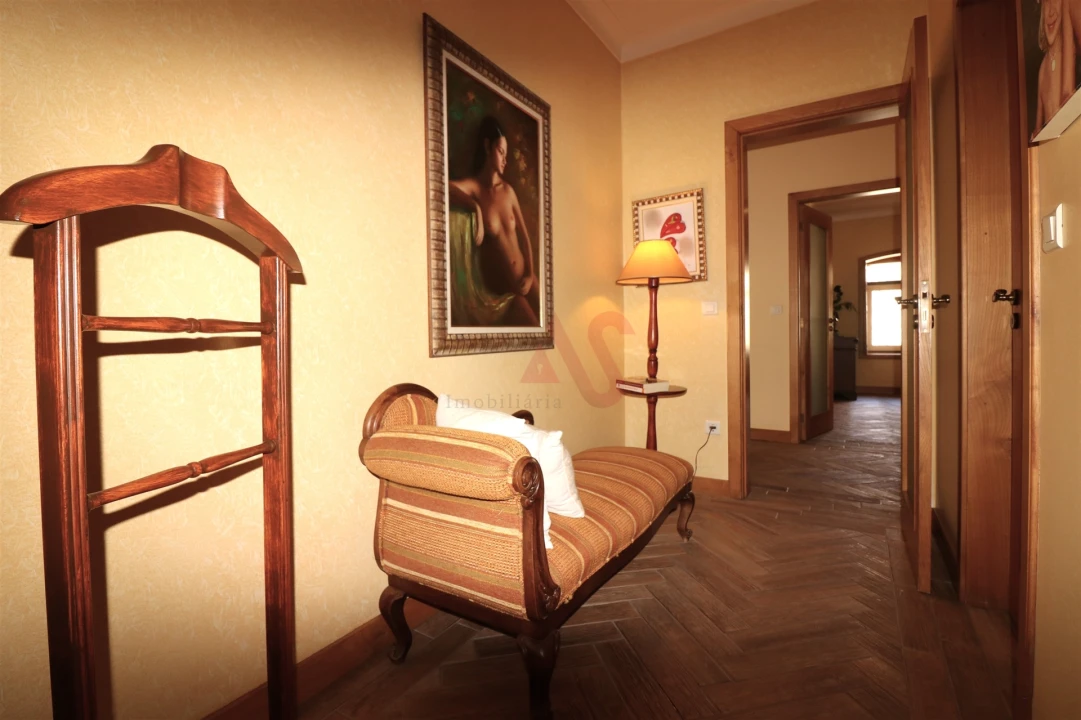 Moradia T4 para Venda em Infias Foto 6