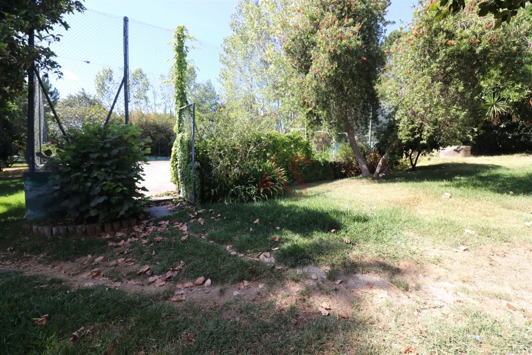 Moradia T4 para Venda em Infias Foto 35