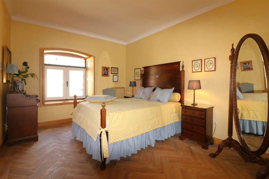 Moradia T4 para Venda em Infias Foto 15