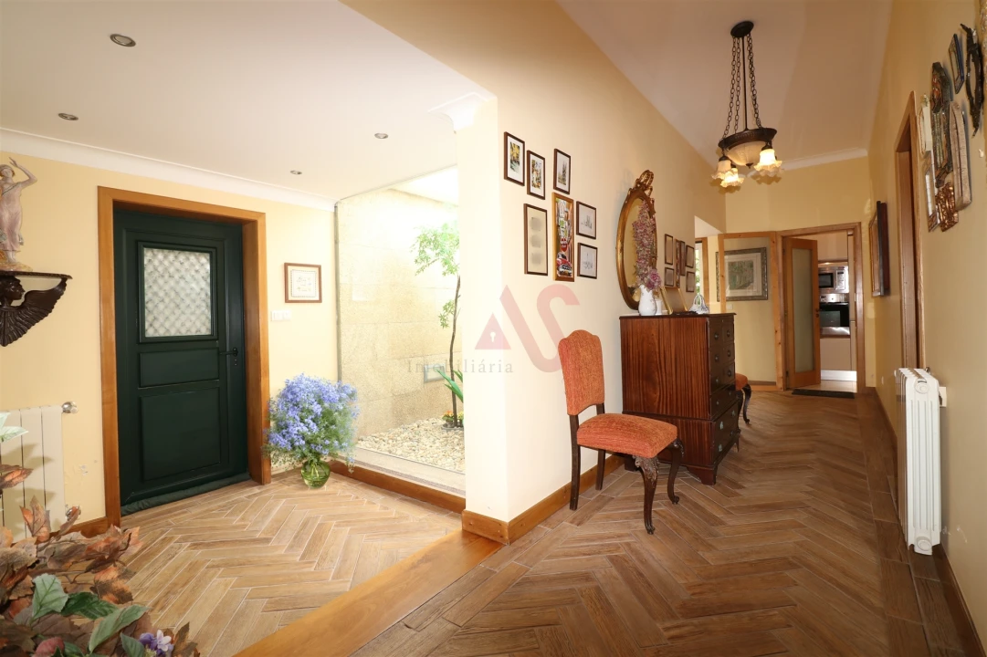 Moradia T4 para Venda em Infias Foto 24