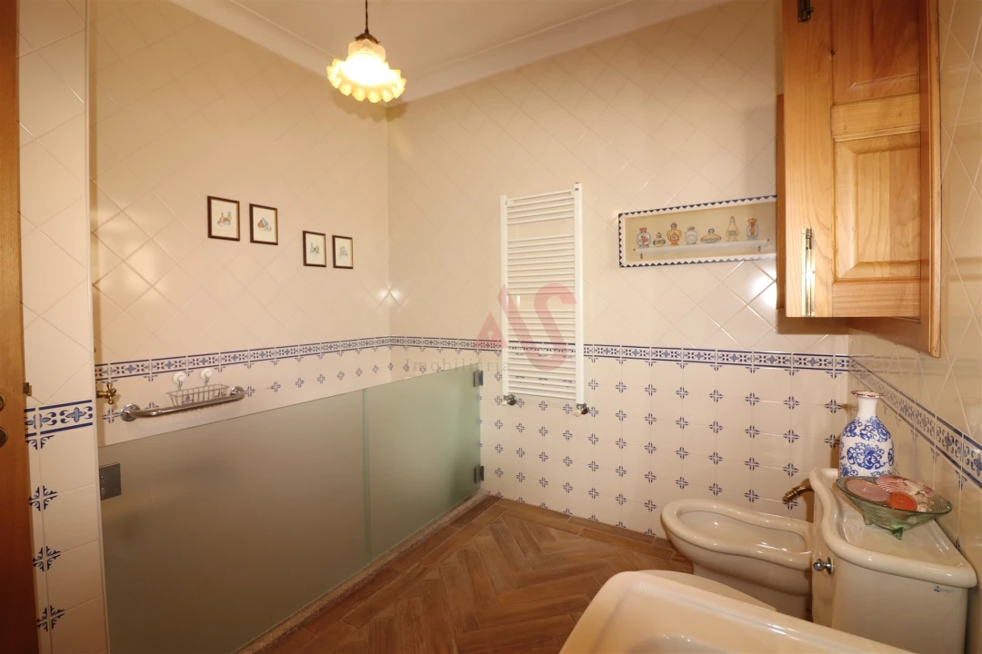 Moradia T4 para Venda em Infias Foto 18