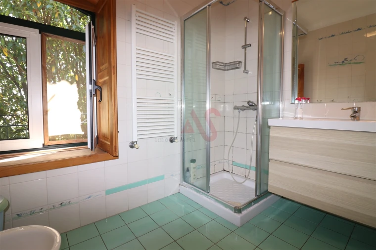 Moradia T4 para Venda em Infias Foto 28