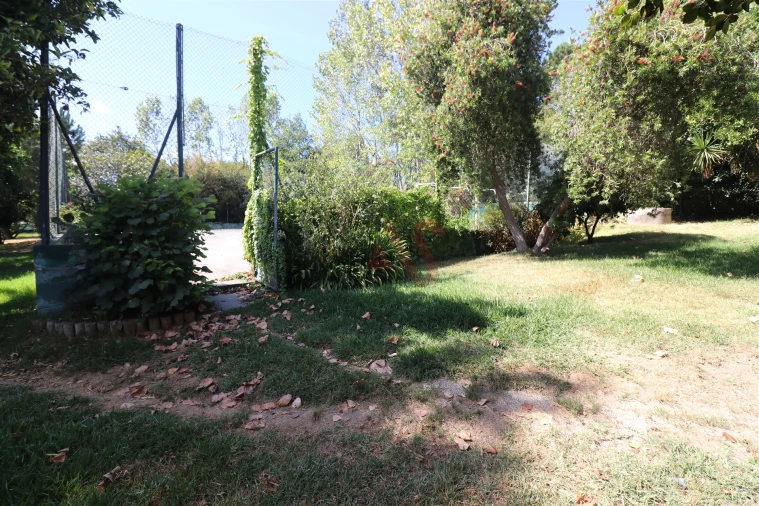 Moradia T4 para Venda em Infias Foto 35