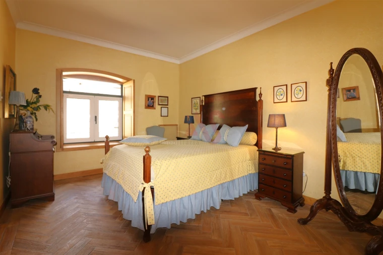 Moradia T4 para Venda em Infias Foto 15