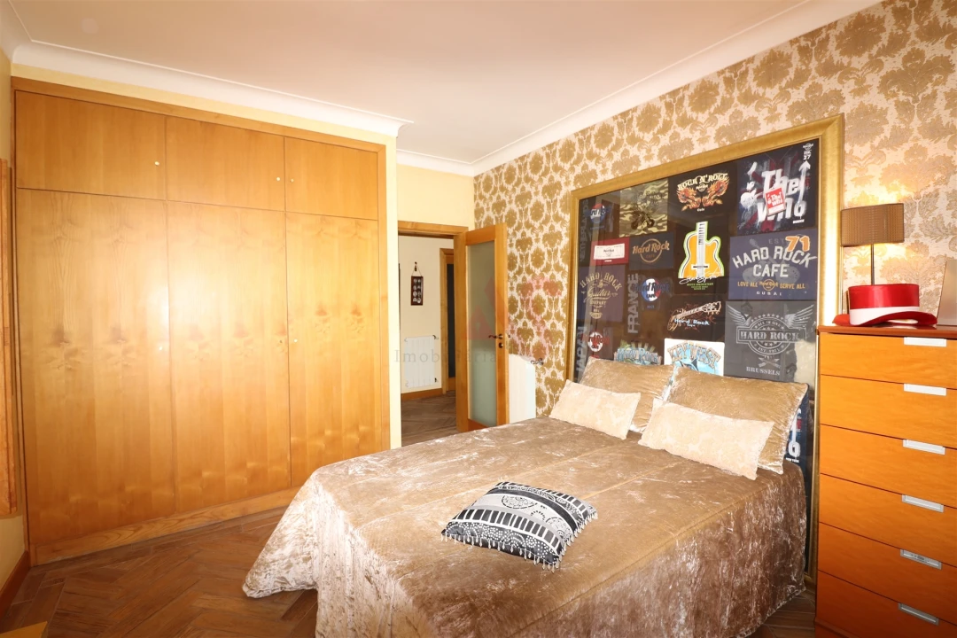 Moradia T4 para Venda em Infias Foto 26