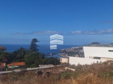 Terreno para Venda em Funchal (Santa Maria Maior)