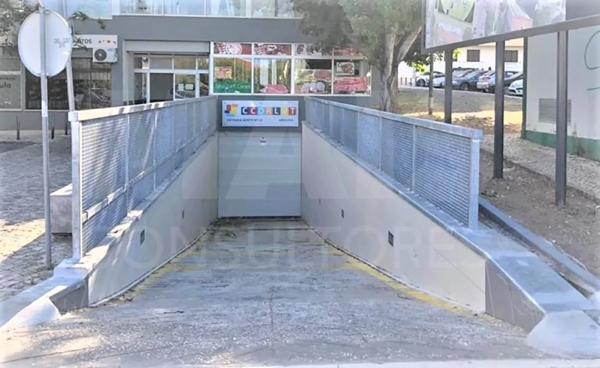 Loja para Venda em Pontinha e Famões Foto 1