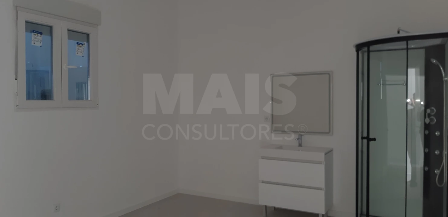 Loja para Venda em Alto do Seixalinho, Santo André e Verderena Foto 1